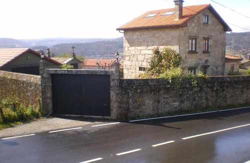 Ames House | Experience Casa Camino Santiago-Fisterra: Pet-Friendly Retreat