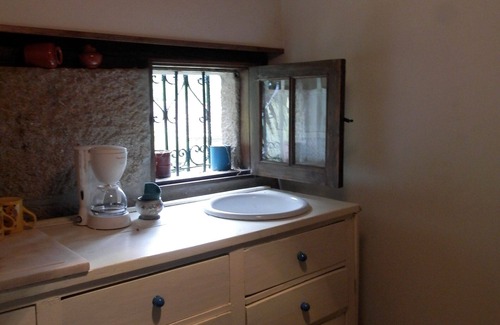 Cerva Cottage | Relaxing Getaway at Casa Campelos with Spa and Pet-Friendly Amenities