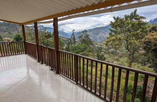 Caqueza House | Serene Casa Campestre with Scenic Views in Cáqueza