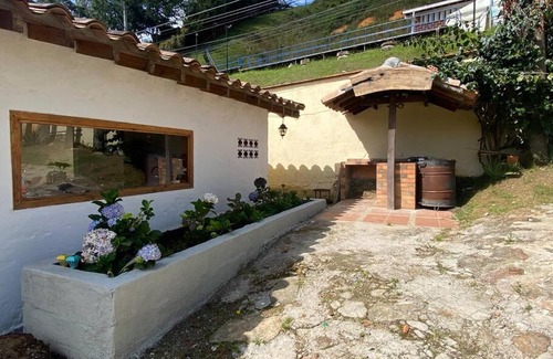 Retiro House | Inviting Casa Campestre en El Retiro - Antioquia Awaits You