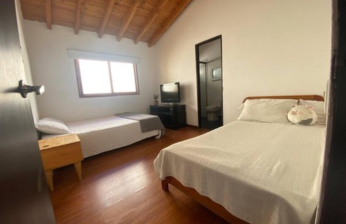 Retiro House | Inviting Casa Campestre en El Retiro - Antioquia Awaits You