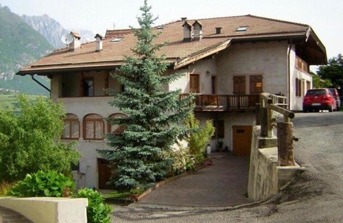 Comano Terme Apartment | Elegant Casa Campetta: Top-Rated, Pet-Friendly Retreat