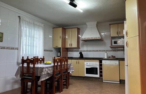 Jerez de la Frontera House | Discover Casa Campiña Jerezana: Family & Pet Friendly Stay