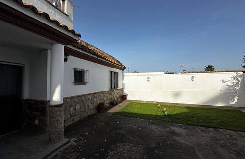 Jerez de la Frontera House | Discover Casa Campiña Jerezana: Family & Pet Friendly Stay