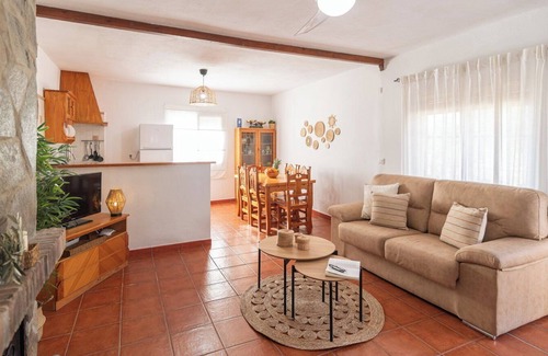 Rincon de la Victoria Villa | Discover Casa Campo Chimenea: Oceanfront Retreat with Spa