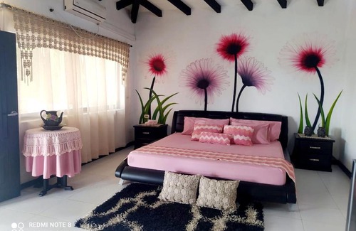 Caucasia Cabin | Cozy Casa Campo Emaus: Top-Rated Stay with Pool & Breakfast