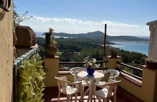 Campulongu House | Cozy Casa Campulongu: Family-Friendly Retreat in Villasimius