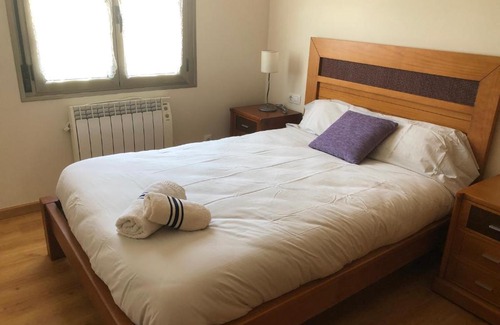 Arguedas House | Discover Casa Candelaria: Family-Friendly with Kitchen Amenities