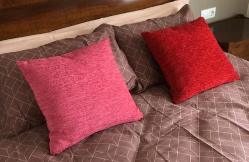 Arguedas House | Discover Casa Candelaria: Family-Friendly with Kitchen Amenities