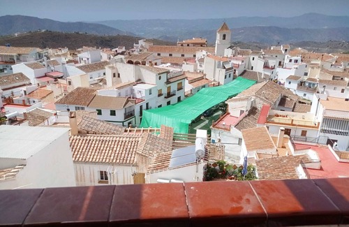 Canillas de Aceituno Apartment | Casa Canillas: Scenic Views and Ideal for Hikers