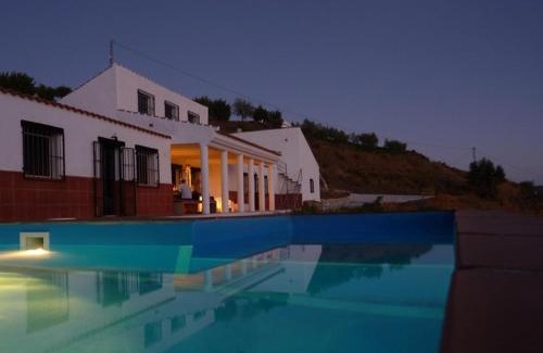 Canillas de Aceituno House | Discover Casa Canillas Bo: Family-Friendly with Pool Access