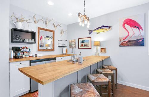 Wimberley House | Inviting Casa Cantera Guest House: Family-Friendly Retreat