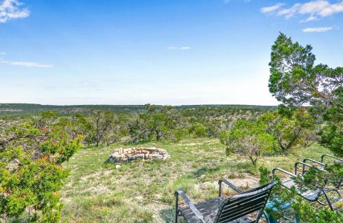 Wimberley House | Inviting Casa Cantera Guest House: Family-Friendly Retreat