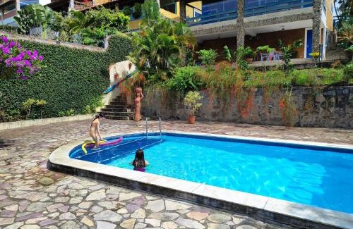 Novo Gravata House | Casa Cantinho da Paz: Relax by the Pool with Family & Pets