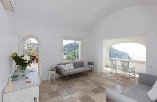 Marina Piccola Villa | Relaxing Getaway at Casa Capaianca with Spa & Breakfast