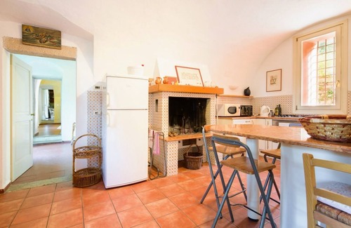 Bardolino Villa | Discover Casa Capitani: Lakefront Haven in Bardolino