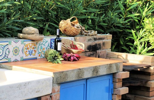 Ricadi House | Casa Capri: Beach Access, Pool & 10/10 Guest Rated Comfort