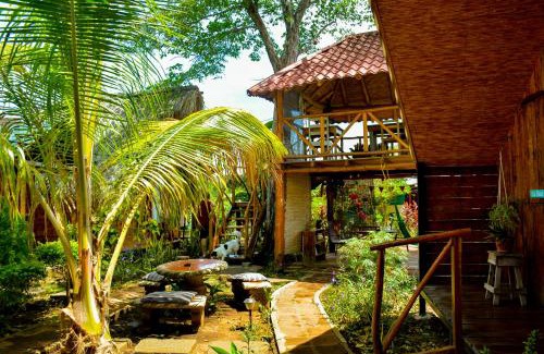 Granada House | Pet-Friendly Oasis with Spa and Top Reviews at Casa Caracola