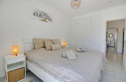 Silves Apartment | Relax at Casa Carla: 4-Star Hotel with Pool & Family Fun