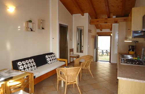 Crone Apartment | Relaxing Casa Carla: Garden Retreat with Panoramic Views