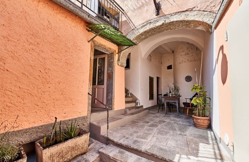 Carlazzo House | Discover Casa Carlazzo: Family-Friendly Retreat with Kitchen
