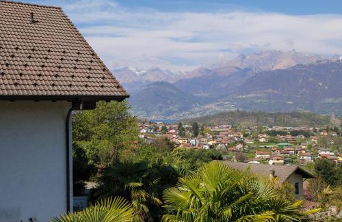 Colico Apartment | Casa Carlo: Pet-Friendly Retreat with Pool & Child Amenities