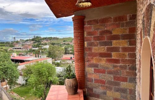 Teotitlan del Valle House | Charming Casa Taller zapoteca Huella Carmín - Pet Friendly Stay
