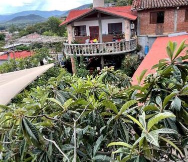 Teotitlan del Valle House | Charming Casa Taller zapoteca Huella Carmín - Pet Friendly Stay