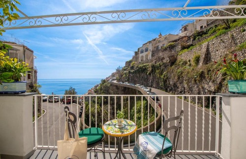 Liparlati Apartment | Discover Casa Carmela: Family-Friendly 4-Star Retreat