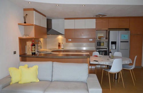 Stazzona Apartment | Casa Carmen: Cozy Apartment Near Lake Como's Beauty