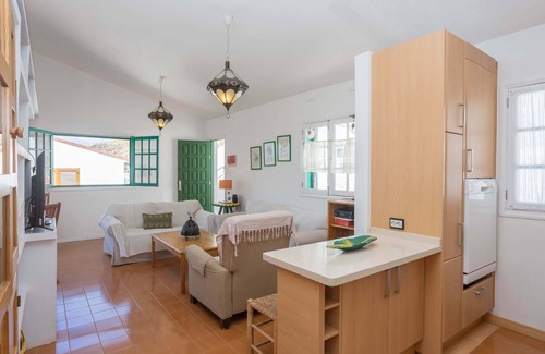 Agaete House | Discover Lightbooking La Suerte with Spa & Breakfast Options