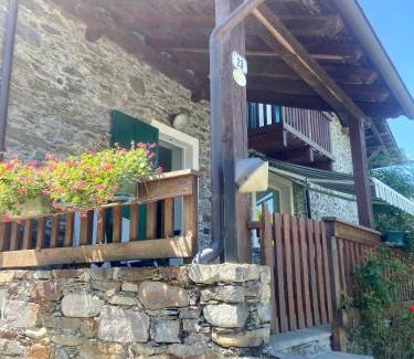 Colico Piano House | Discover Casa Carola: Oceanfront Escape with Pool & Pets