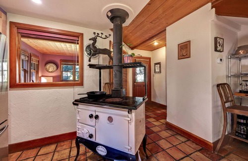 Sebastopol House | Pet-Friendly Casa Carolina in Wine Country - Guest Rated 10/10