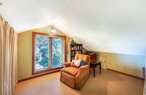 Sebastopol House | Pet-Friendly Casa Carolina in Wine Country - Guest Rated 10/10