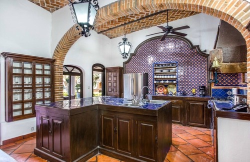 Ajijic Bed & Breakfast | Casa Caroline Bella - Top-Rated Stay with Pool & Spa