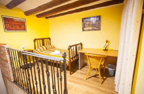 Penarroya de Tastavins Apartment | Pet-Friendly Getaway at CASA CARRANCLANC - Rated 9.3/10