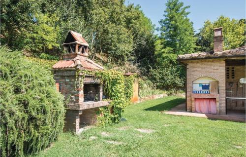 Montagnano House | Inviting Casa Castellare: Family-Friendly with Pool Access