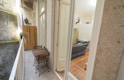 Sao Nicolau Apartment | Charming Casa Castillo Porto: Pets Welcome in Historic Center