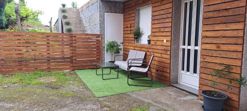 Carballeda de Avia House | Family-Friendly Retreat at Casa Castrexa with Hot Tub