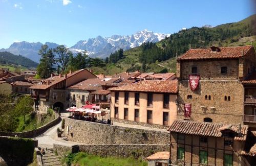 Potes Hotel | Discover Casa Cayo: Family-Friendly Getaway with Dining