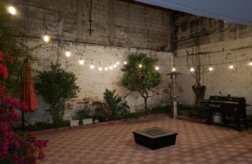 De Mexicanos House | Budget-Friendly Casa Celeste - Pet Friendly & Accessible Stay