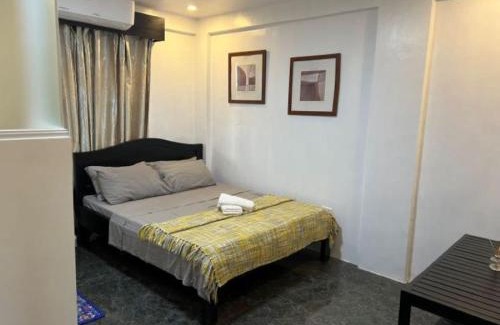 Bantay Hotel | Pet-Friendly Casa Cecilia Hotel with Pool & Hot Tub