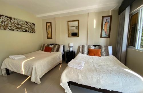 Bantay Hotel | Pet-Friendly Casa Cecilia Hotel with Pool & Hot Tub