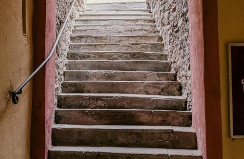 Santo Stefano Belbo Apartment | Discover Casa Cecilia: Pet-Friendly Retreat with Breakfast