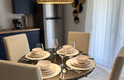 Amistad National Recreational Area Apartment | Cozy Casa Ceniza: Modern Apartment Near Shopping Mall