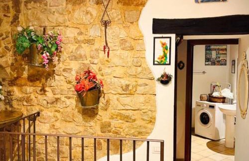 San Mauro Castelverde House | Discover Casa Centro Storico in a Medieval Village
