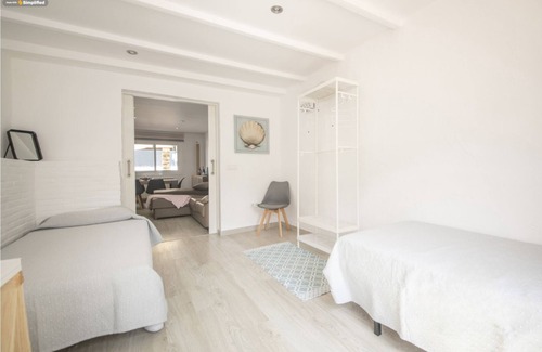 Tarragona House | Casa Cerca de la Playa: Relaxing Oceanfront Retreat