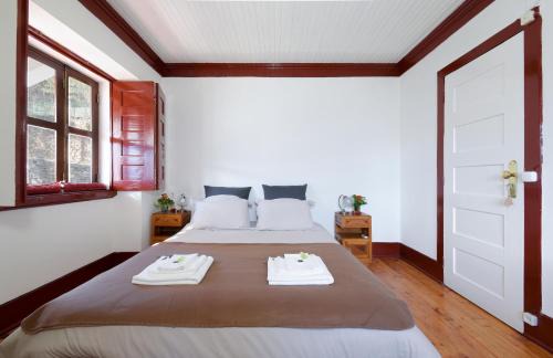 Manteigas House | Discover Casa Cerro da Correia: Oceanfront Retreat with Pets Welcome