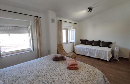 Constantina House | Casa Cerro Luna: Family-Friendly Stay with Breakfast Included