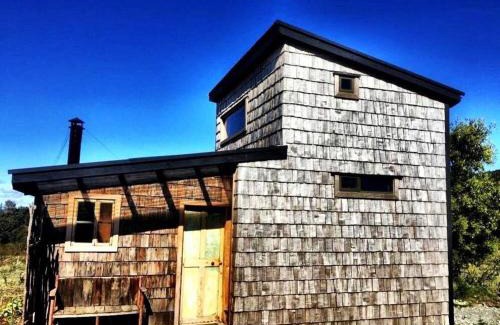 Nercon House | Relax at Casa Chakana Chiloé with Hot Tub Amenities